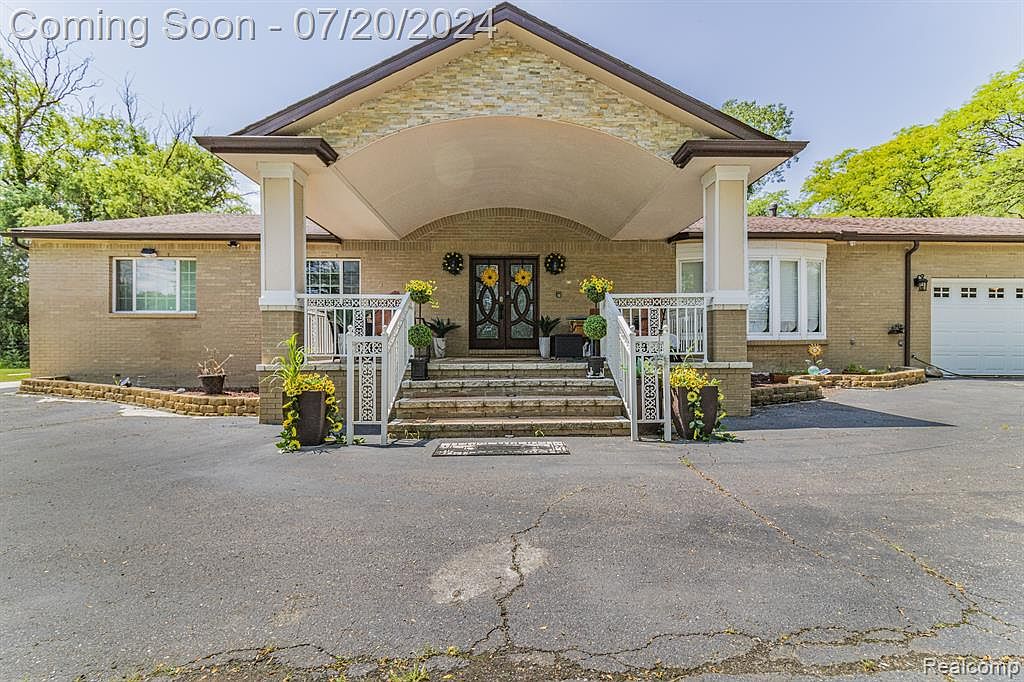 685 N Beck Rd, Canton, MI 48187 MLS 20240051725 Zillow