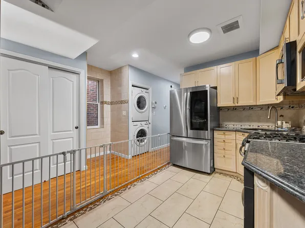 2881 Cropsey Avenue image 4 of 25