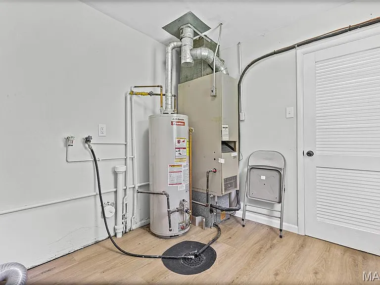 404 Spring Meadows Dr — Photo 35