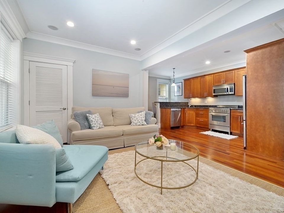1st image of 446 E 6th St #1