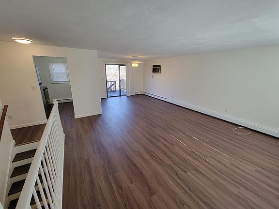 3rd image of 1335 Douglas Ave Floor 2
