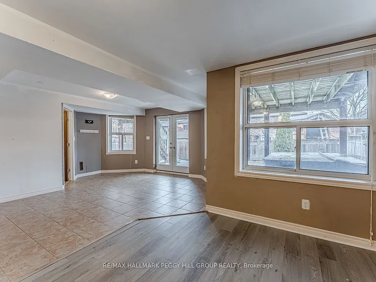 30 Jessica Dr #LOWER — Photo 3