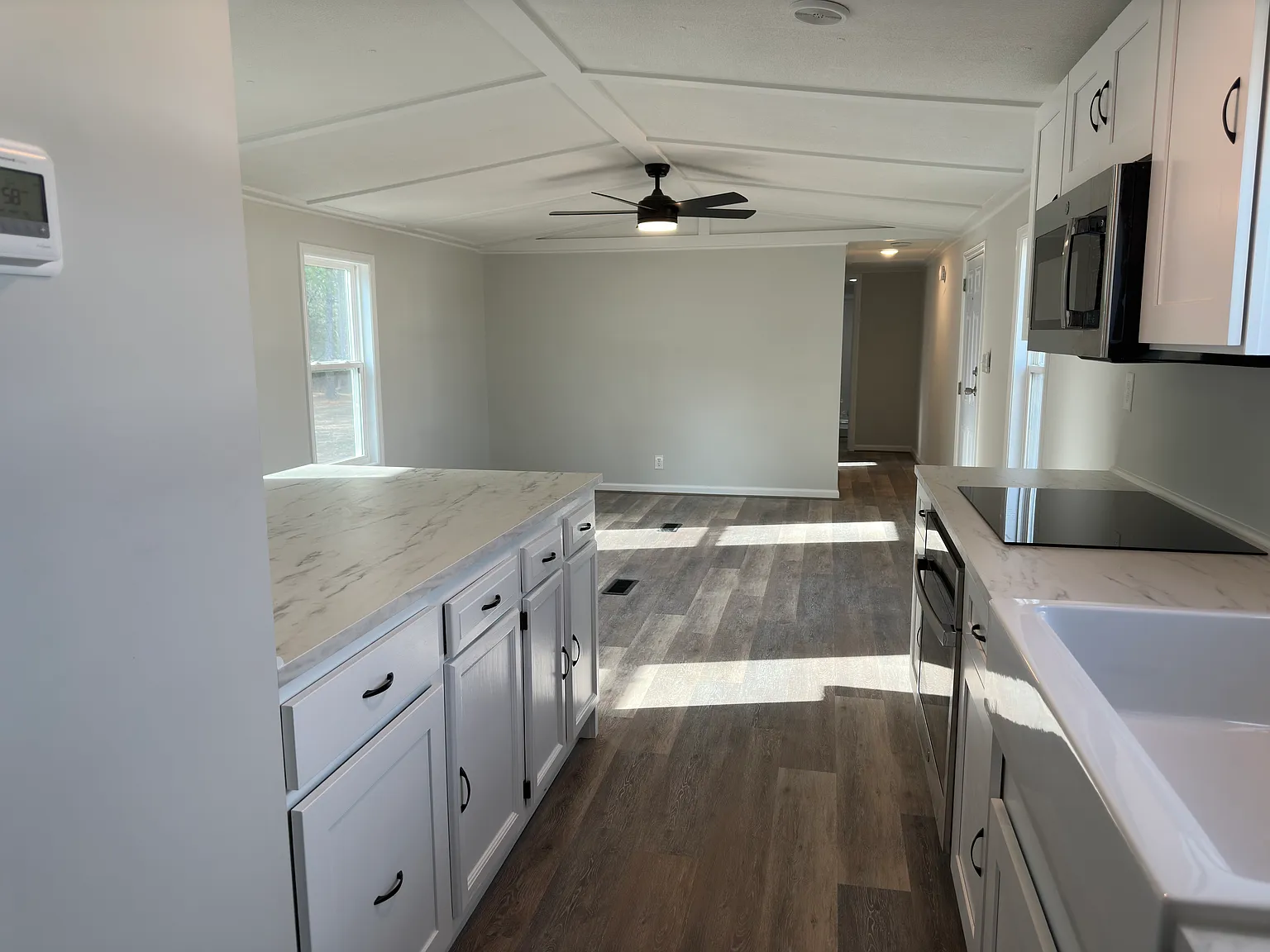 72 Rolandale — Photo 2