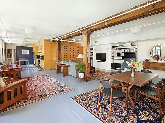 2nd image of 125 Watts St APT 3