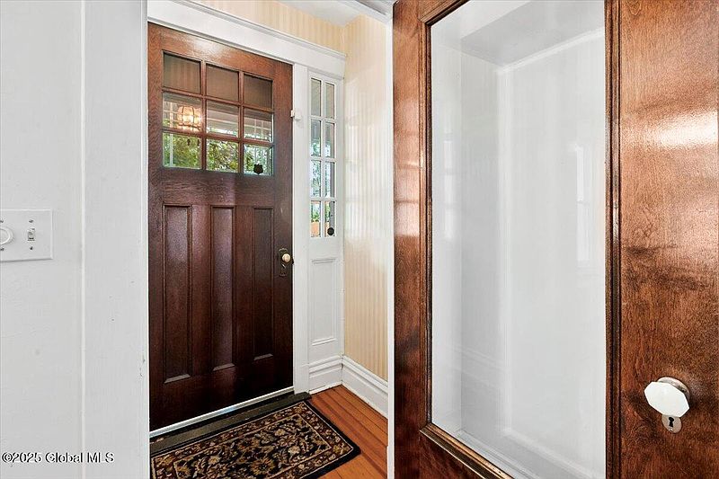 4th image of 69 1/2 Saratoga Avenue