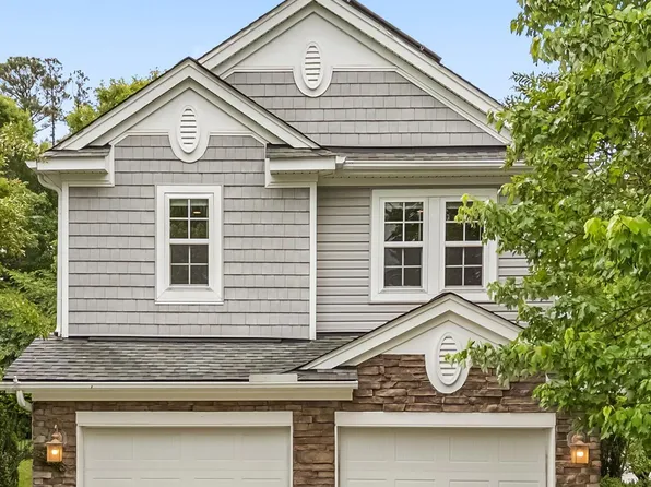 4000 Remington Oaks Cir, Cary, NC 27519