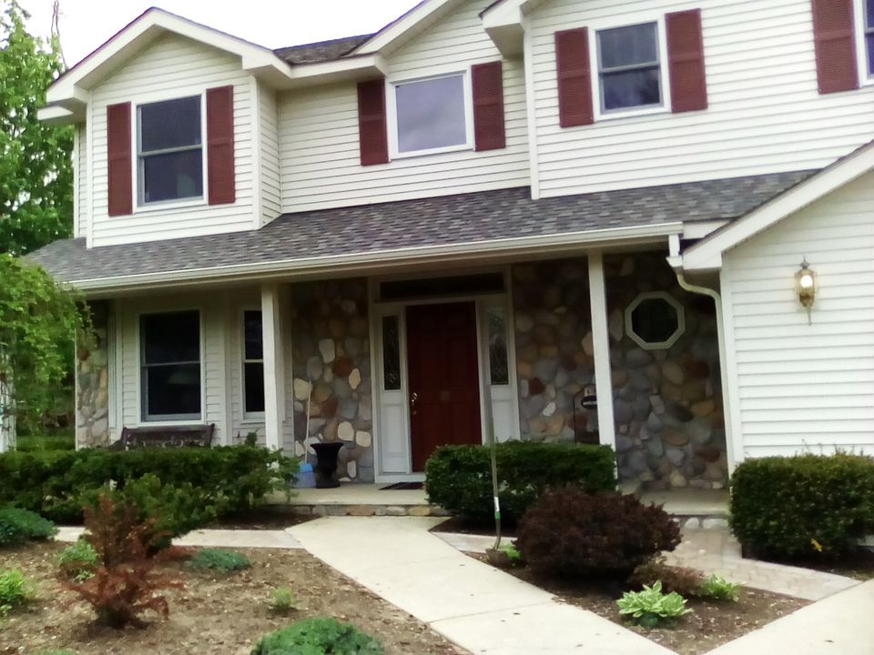 1st image of 470 Grampian Ave