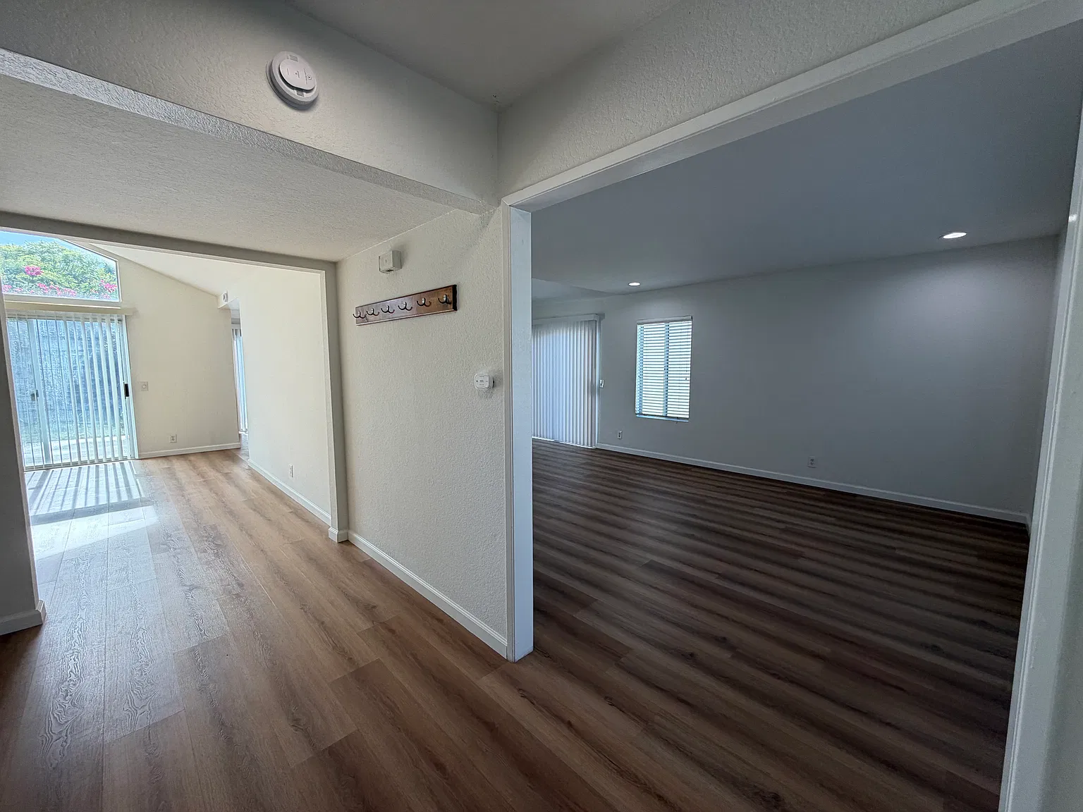 3 bed, 2.5 bath, 1803 sqft, $4,500 — Photo 2