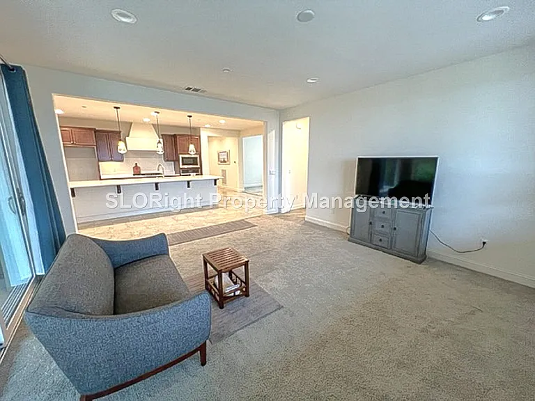 1514 Eucalyptus Rd — Photo 2