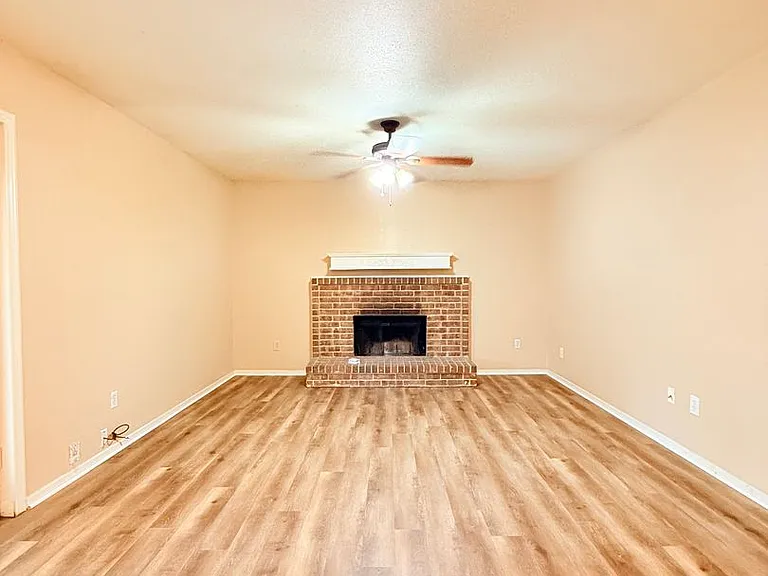 3401 W Sage Ct — Photo 2