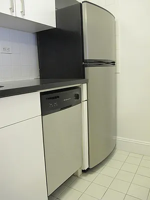 Rented by Metropolis Real Estate of Manhattan | media 9