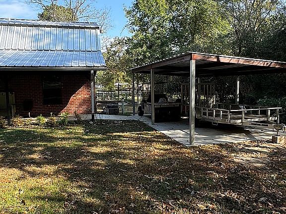 3rd image of 160 Dailey Rd
