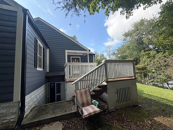 3rd image of 320 Cypress St