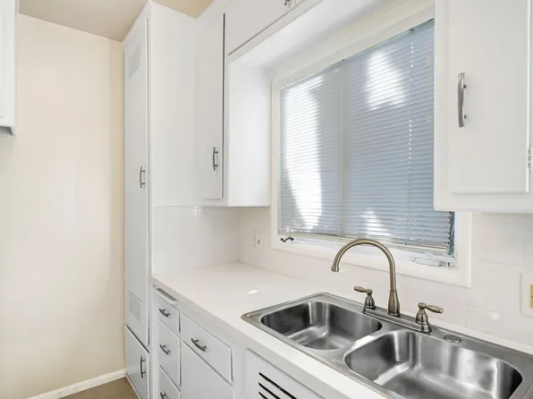 500 California Ave, North of Wilshire in Santa Monica. 5 blocks to the beach