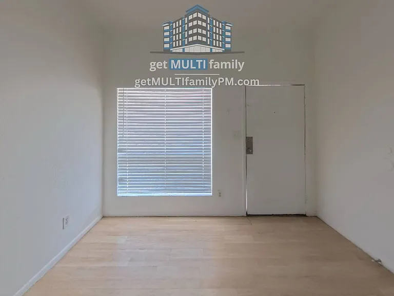 327 E Vine Cir #202 — Photo 9