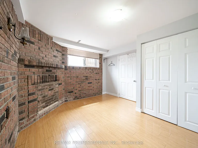 35A Bowie Ave #BASEMENT — Photo 8