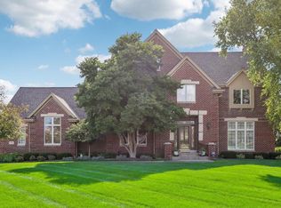 904 N Evergreen Cir, Hartland, WI