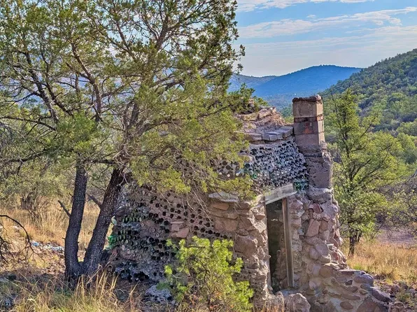 203 Stage Coach Pass, Fort Davis, TX 79734