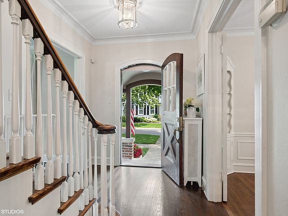4th image of 480 Rosewood Ave