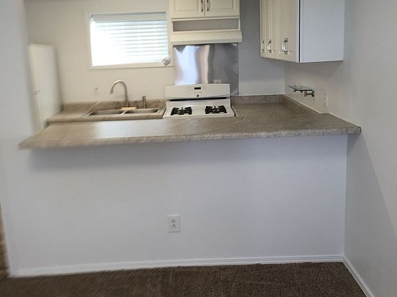 4th image of 1540 NW 39th St APT 8