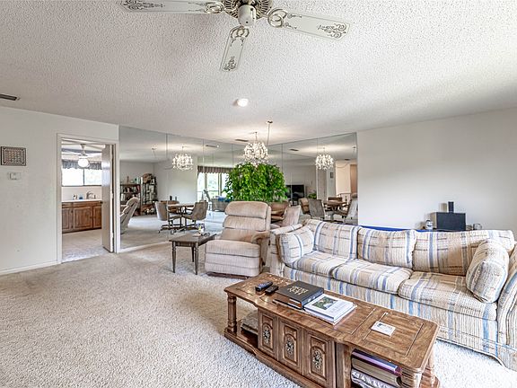 3rd image of 201 Peninsula Ct