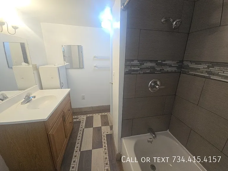707 S Division St #1 — Photo 26