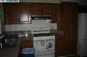 4th image of 2622 Oregon St