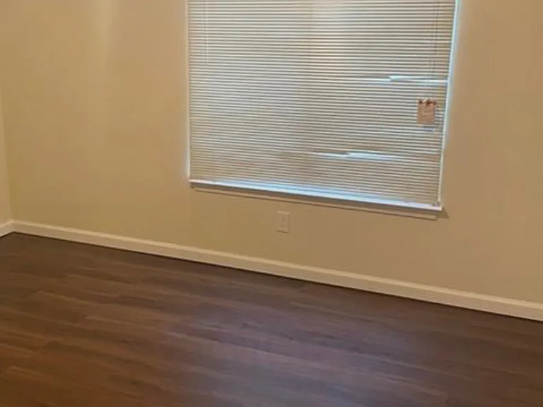 1005 Camelot Dr #1005 — Photo 11
