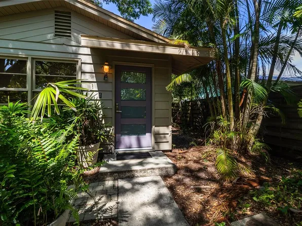 1320 Rhodes Ave, Sarasota, FL 34239