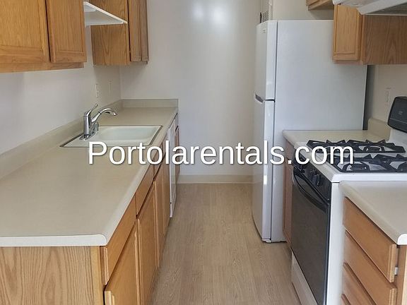 4th image of 1542 Dolphin Dr