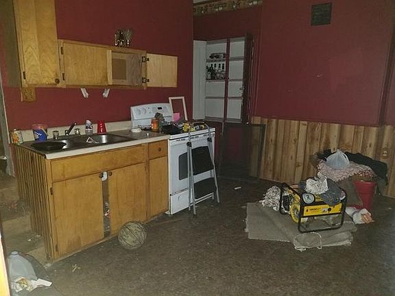 3rd image of 6 Cuyler Ave