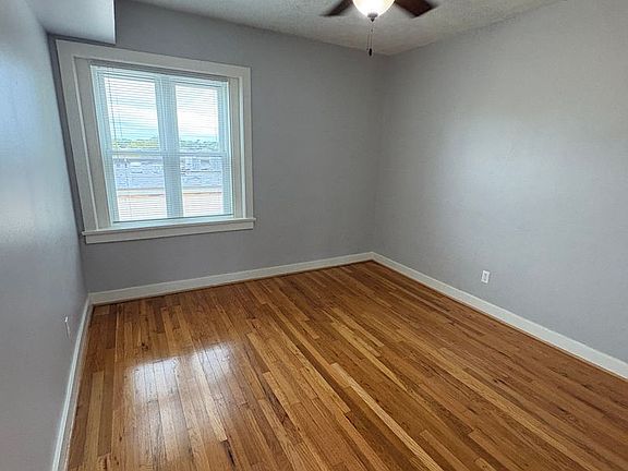 4th image of 3918 Cass St APT 206