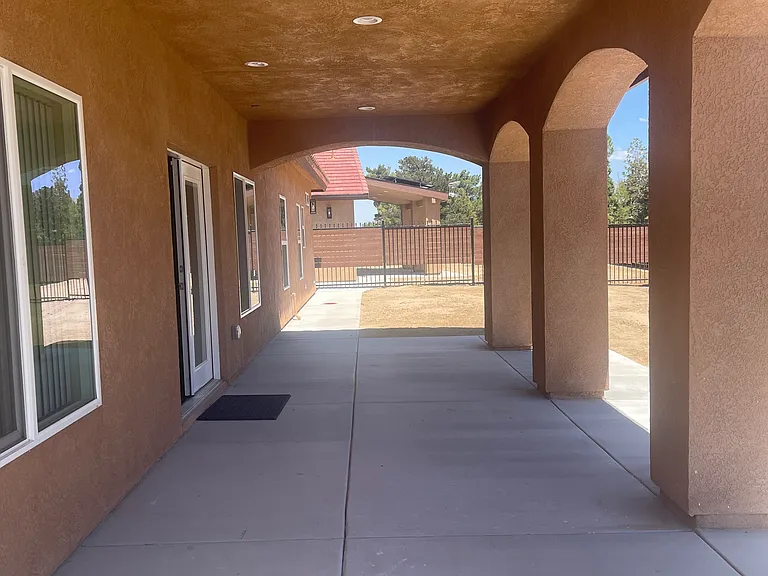 17515 Live Oak St — Photo 112