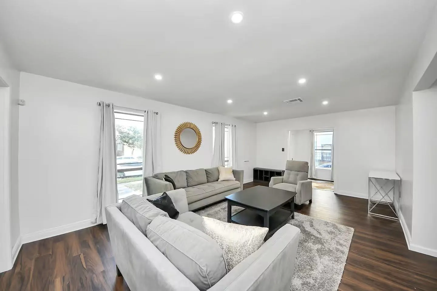 9 bed, 9.5 bath, 5798 sqft, $6,500 — Photo 3