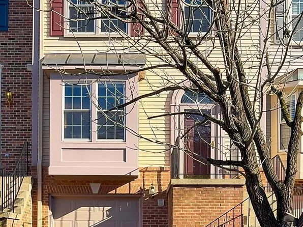 8722 Stone Hill Pl, Springfield, VA 22153