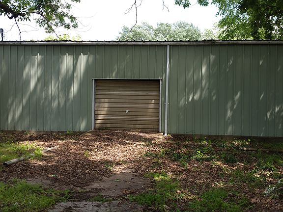 4th image of 414 N Leonard St
