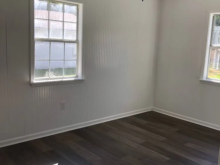214 N 4th St — Photo 8