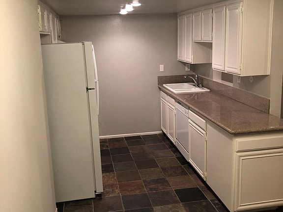 3rd image of 4414 Fulton Ave
