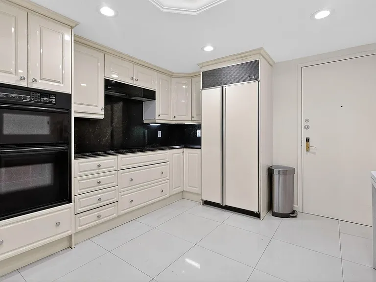 9595 Collins Ave #N-8F — Photo 3