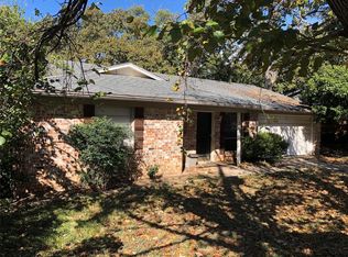 1820 Warren Ln, Fort Worth, TX 76112