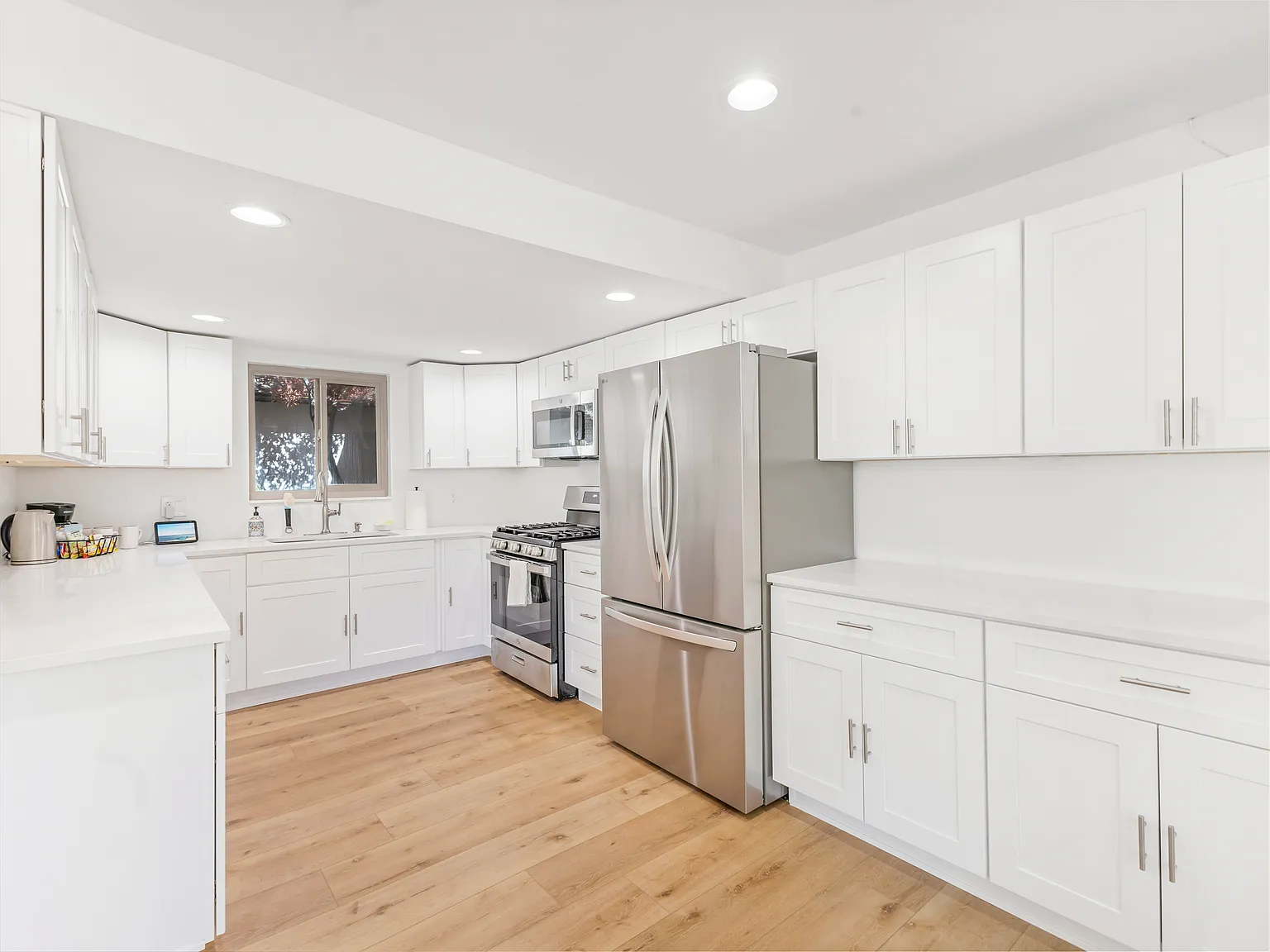 3 bed, 1450 sqft, $3,500 — Photo 3