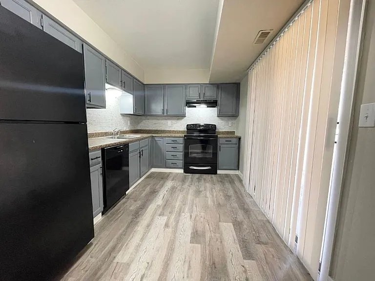 435 W Van Buren — Photo 8