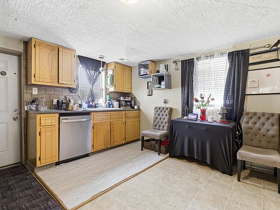 3rd image of 715 E Division Street