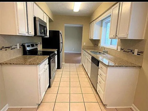 827 Cheyenne Ave — Photo 2