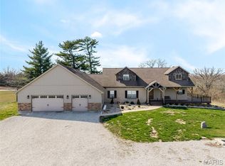 4242 Quirin Rd, Smithton, IL