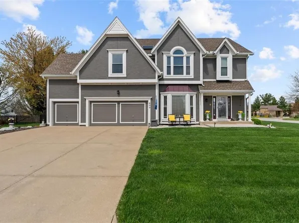600 SW Trailpark Cir, Lees Summit, MO 64081