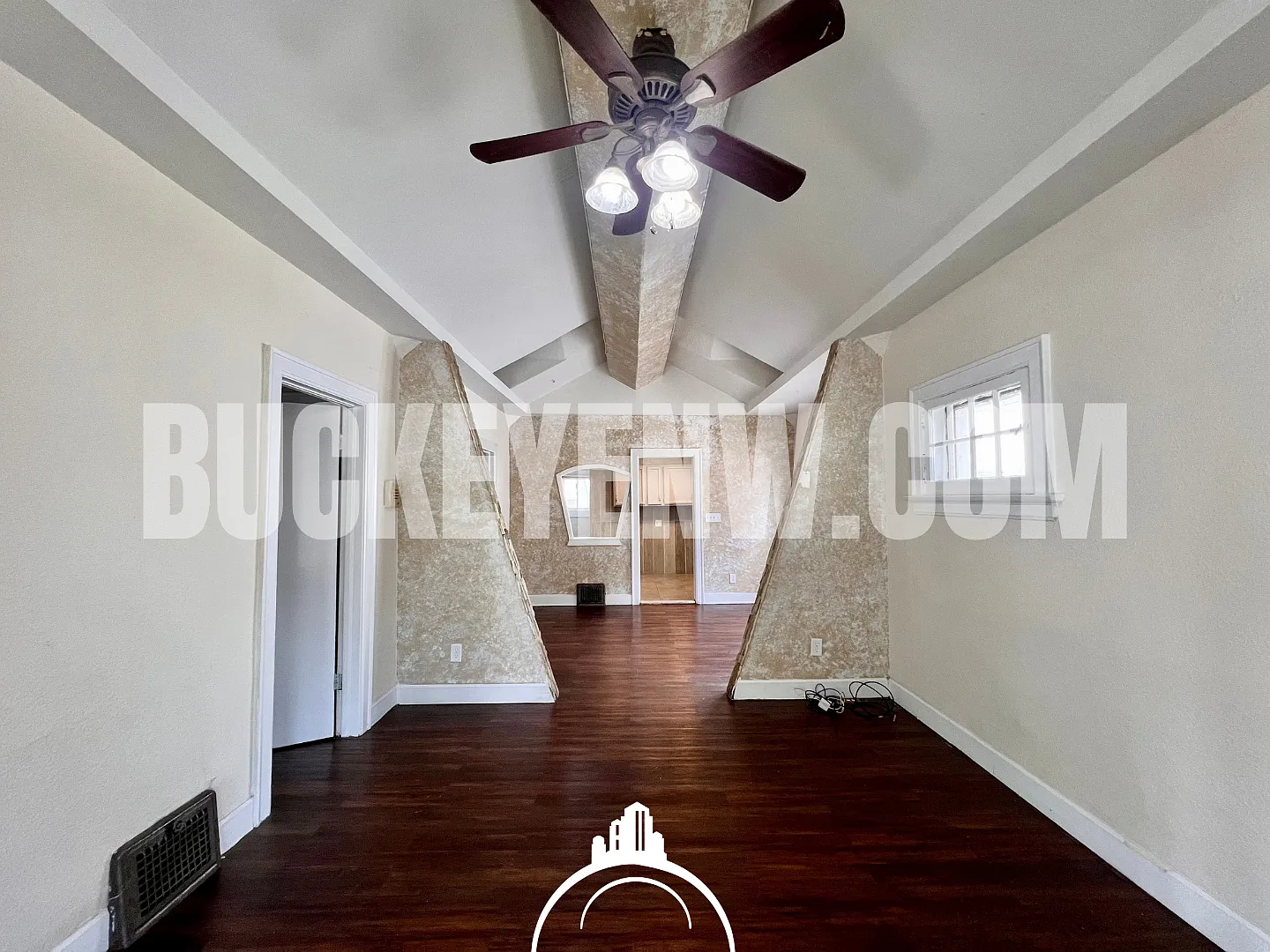 2 Bedroom House — Photo 2