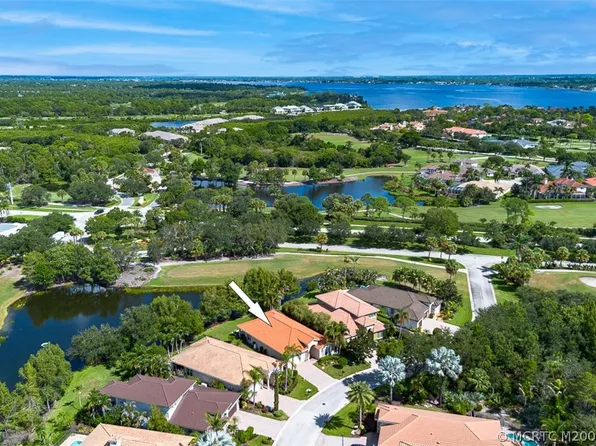 724 SW Pebble Ln, Palm City, FL 34990