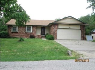 738 Carriage Rd, Maize, KS 67101