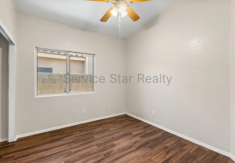 1318 E Saint John Rd — Photo 16